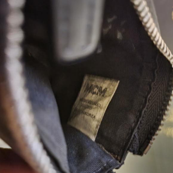 MCM Black and Gold Wallet With Box Unisex - Picture 10 of 12